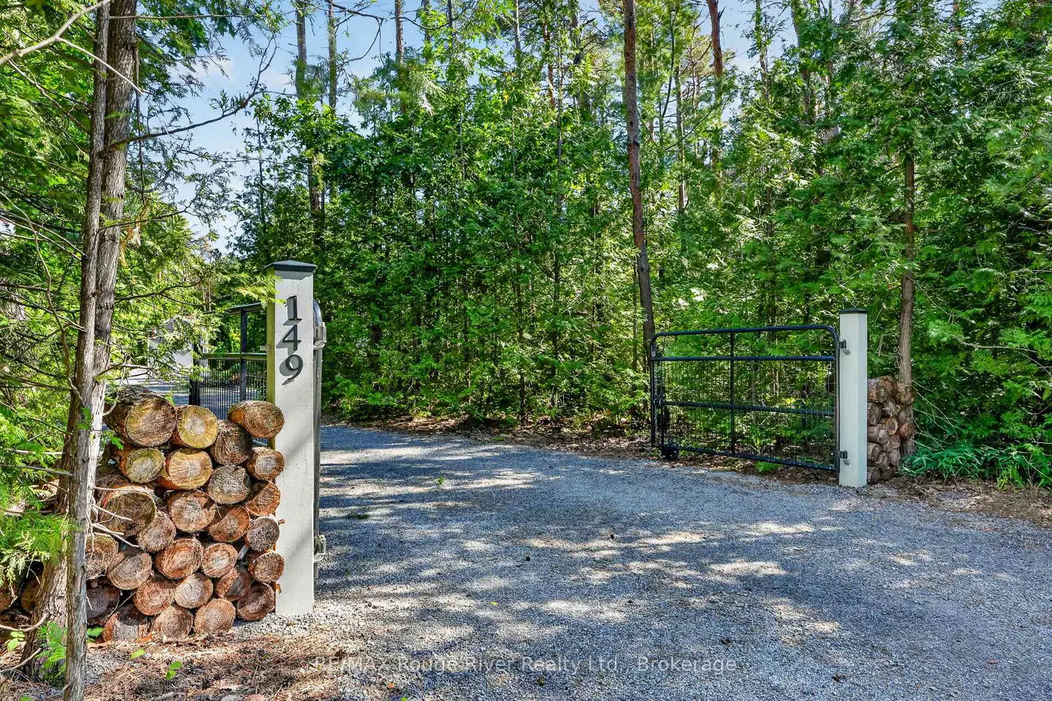 149 Pine Tree Lane photo 5