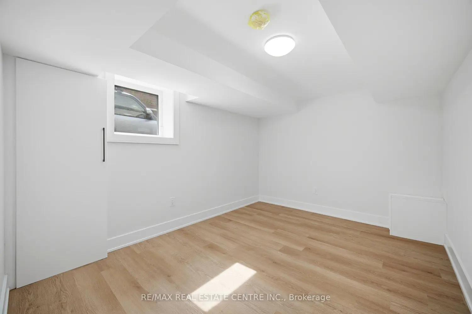 109 Glencrest Boulevard photo 5