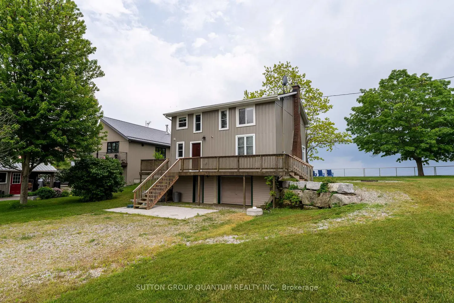 2118 Lakeshore Road photo 2