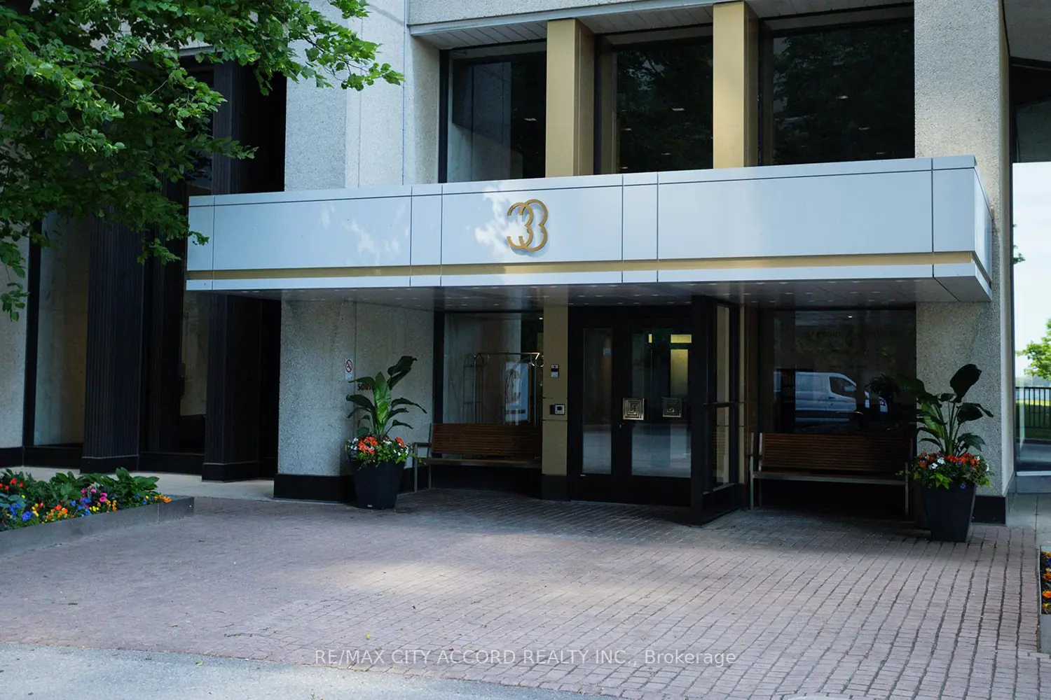33 Harbour Square 2018 photo 2
