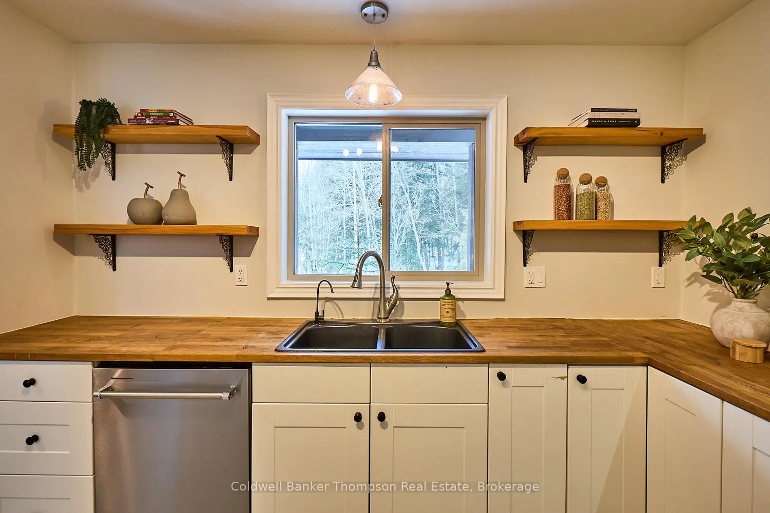299 Pine Ridge Road photo 3