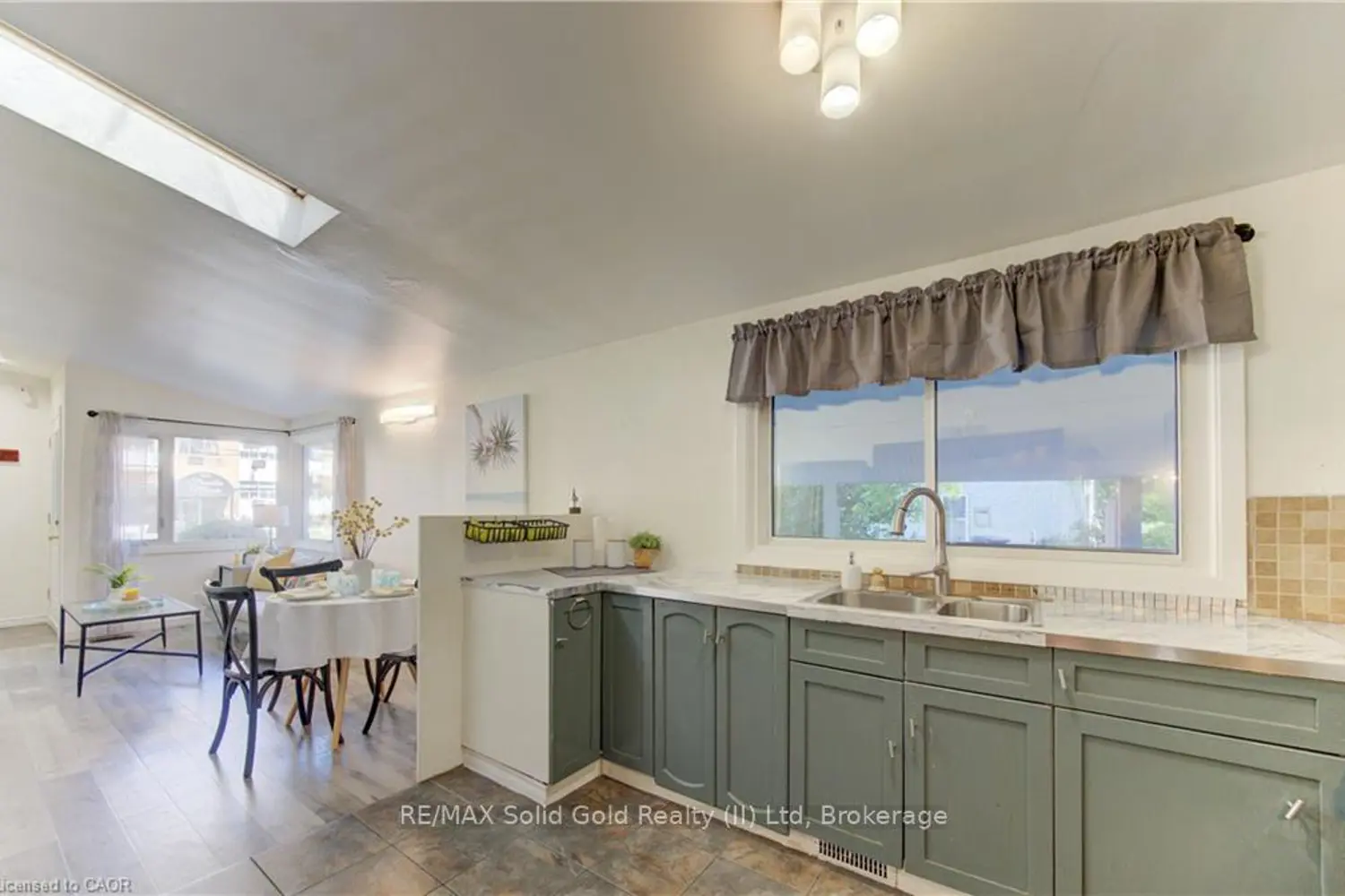 141 Franklin Street photo 4