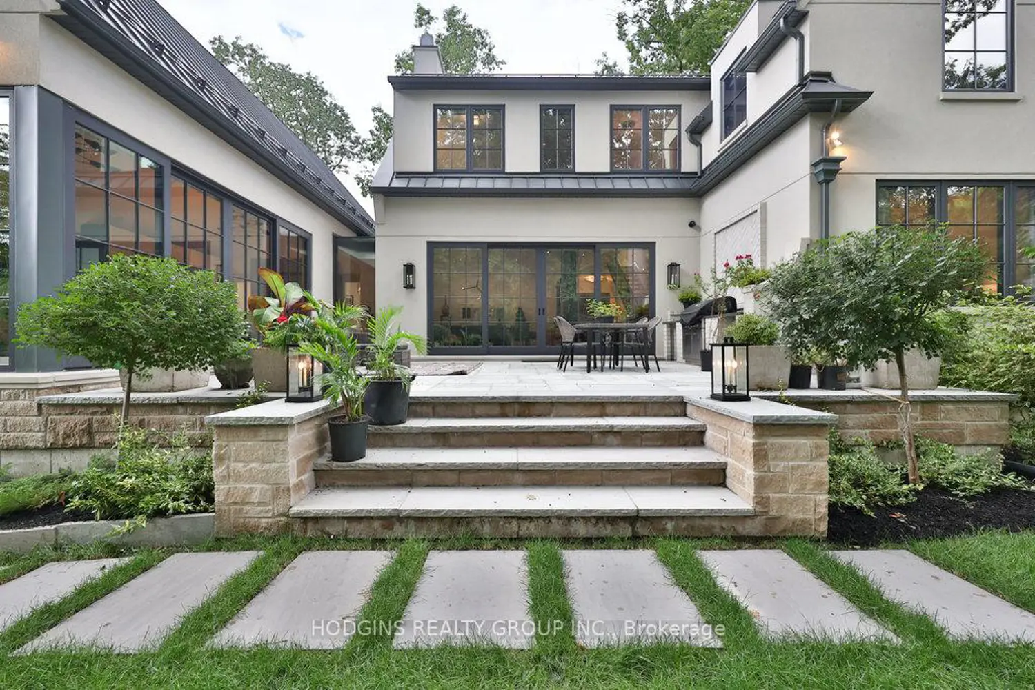 238 Mineola Road photo 5