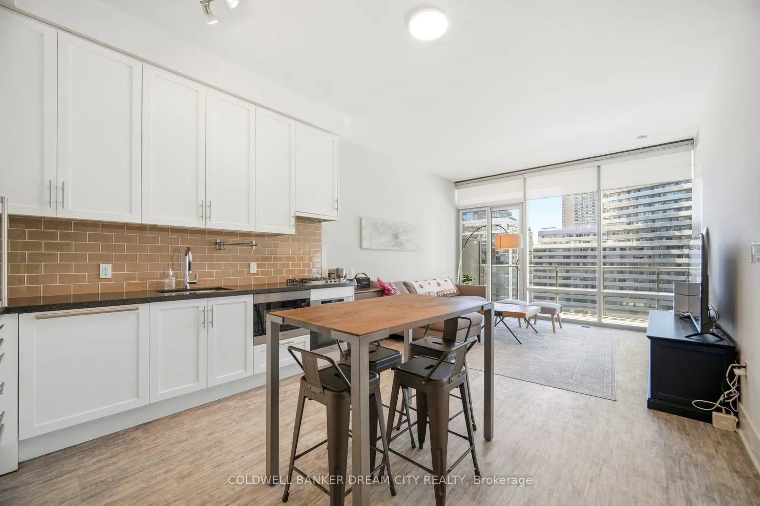 39 Queens Quay 837 photo 4