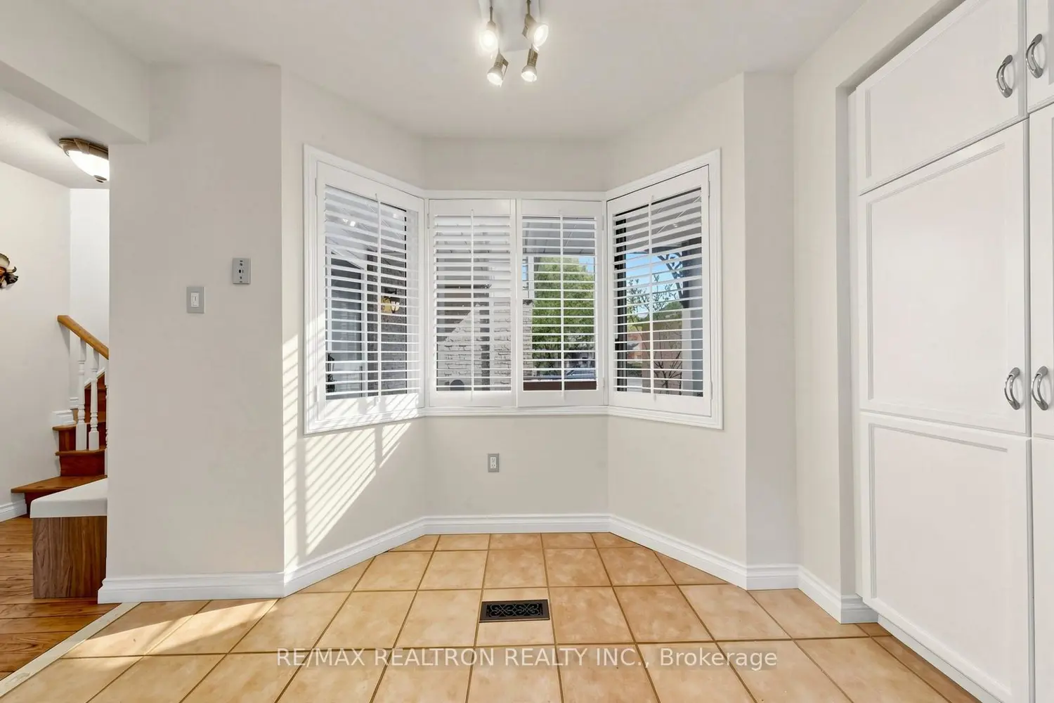 2854 Gulfstream Way photo 4