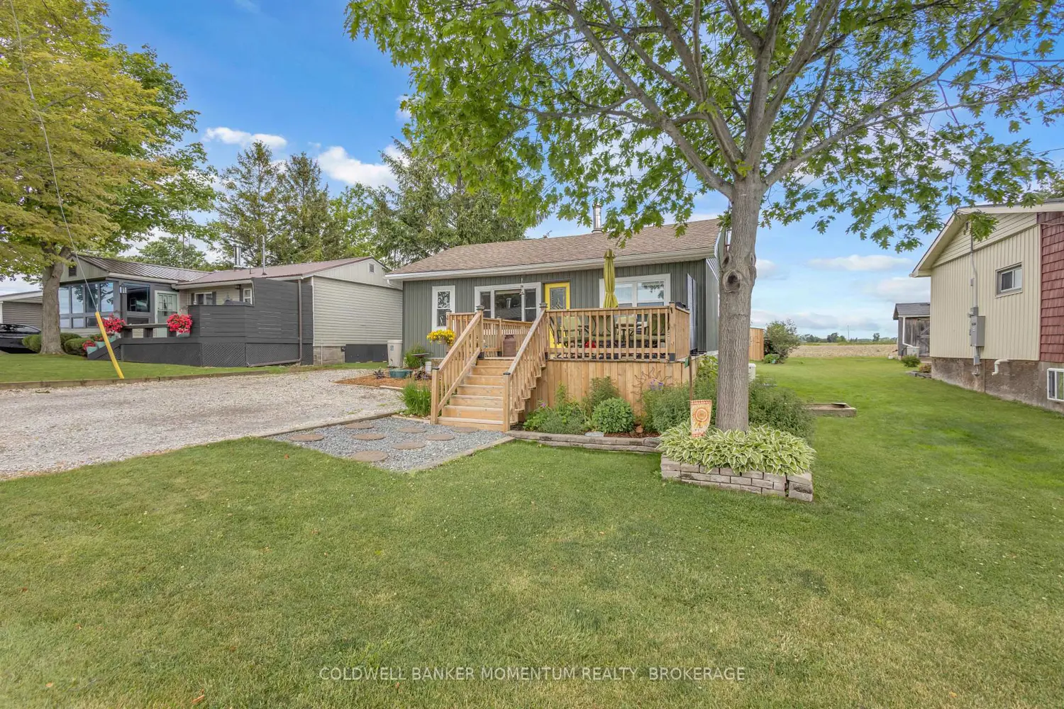 11 Cove Lane photo 2