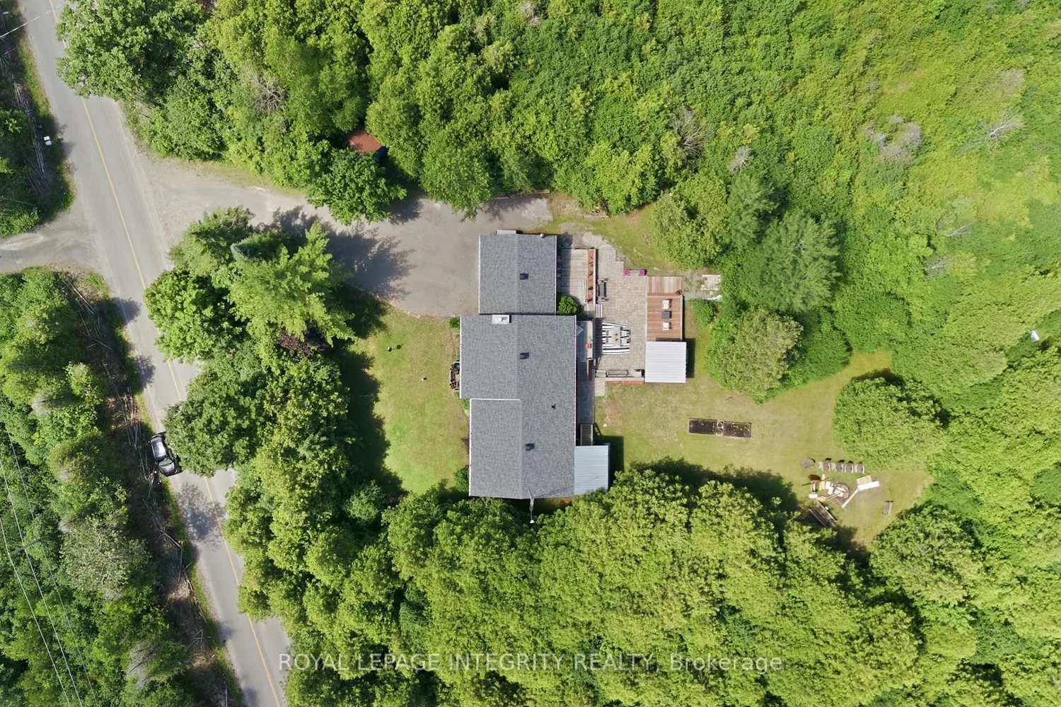 215 Davis Road photo 3