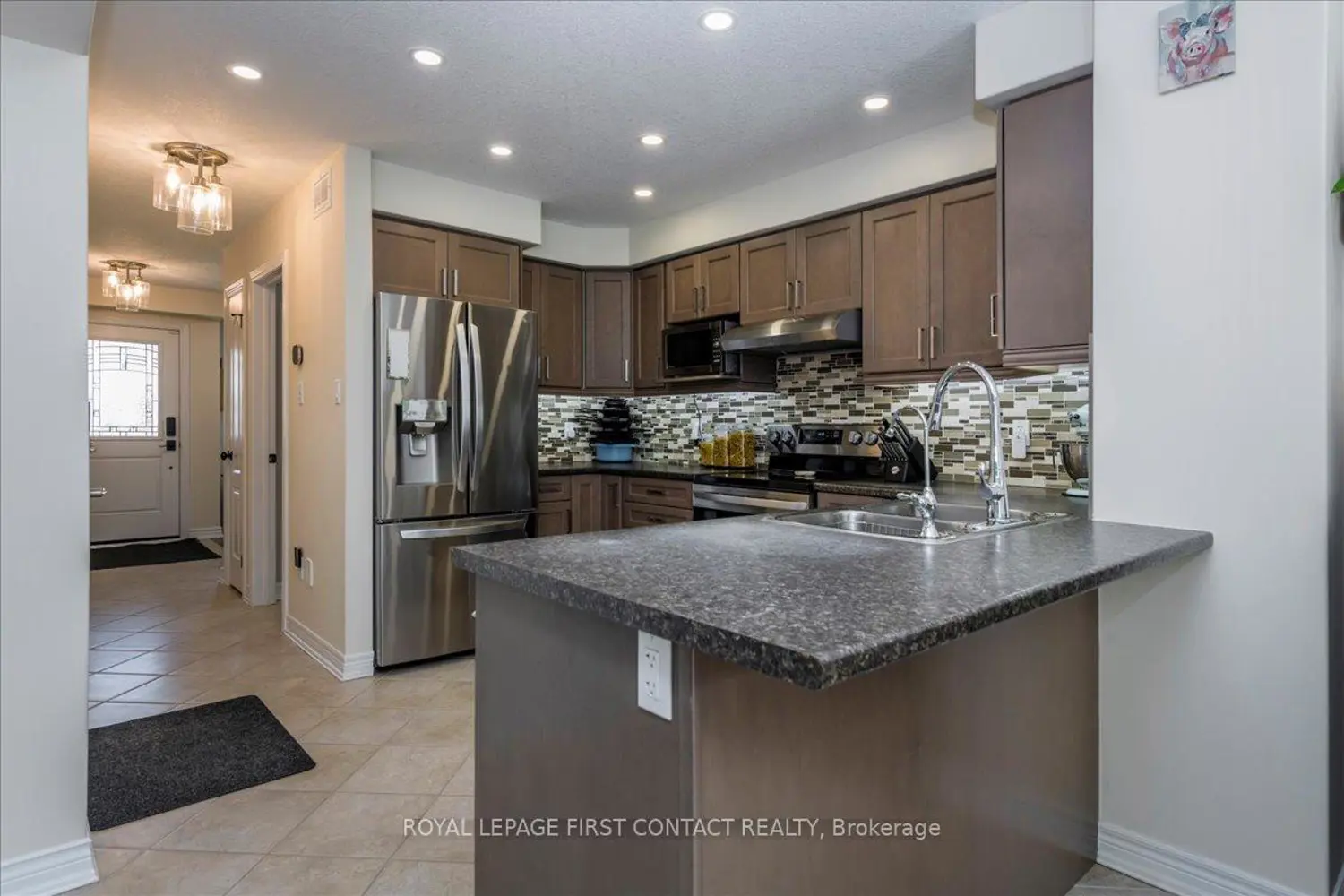 182 Banting Crescent photo 2