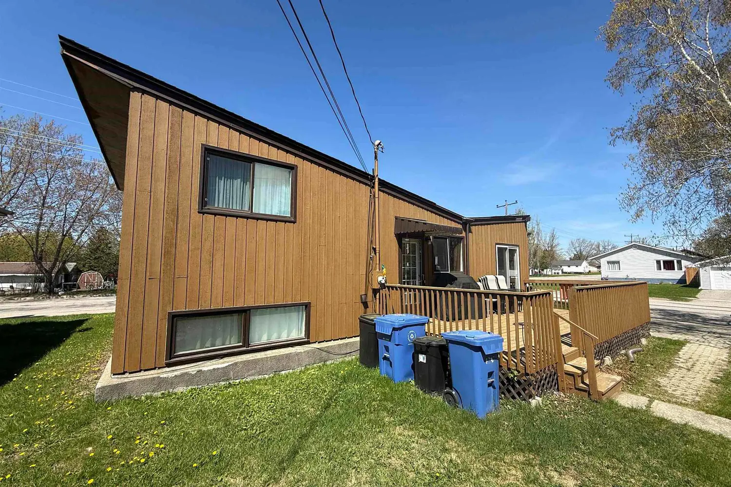 133 Memorial Avenue photo 3