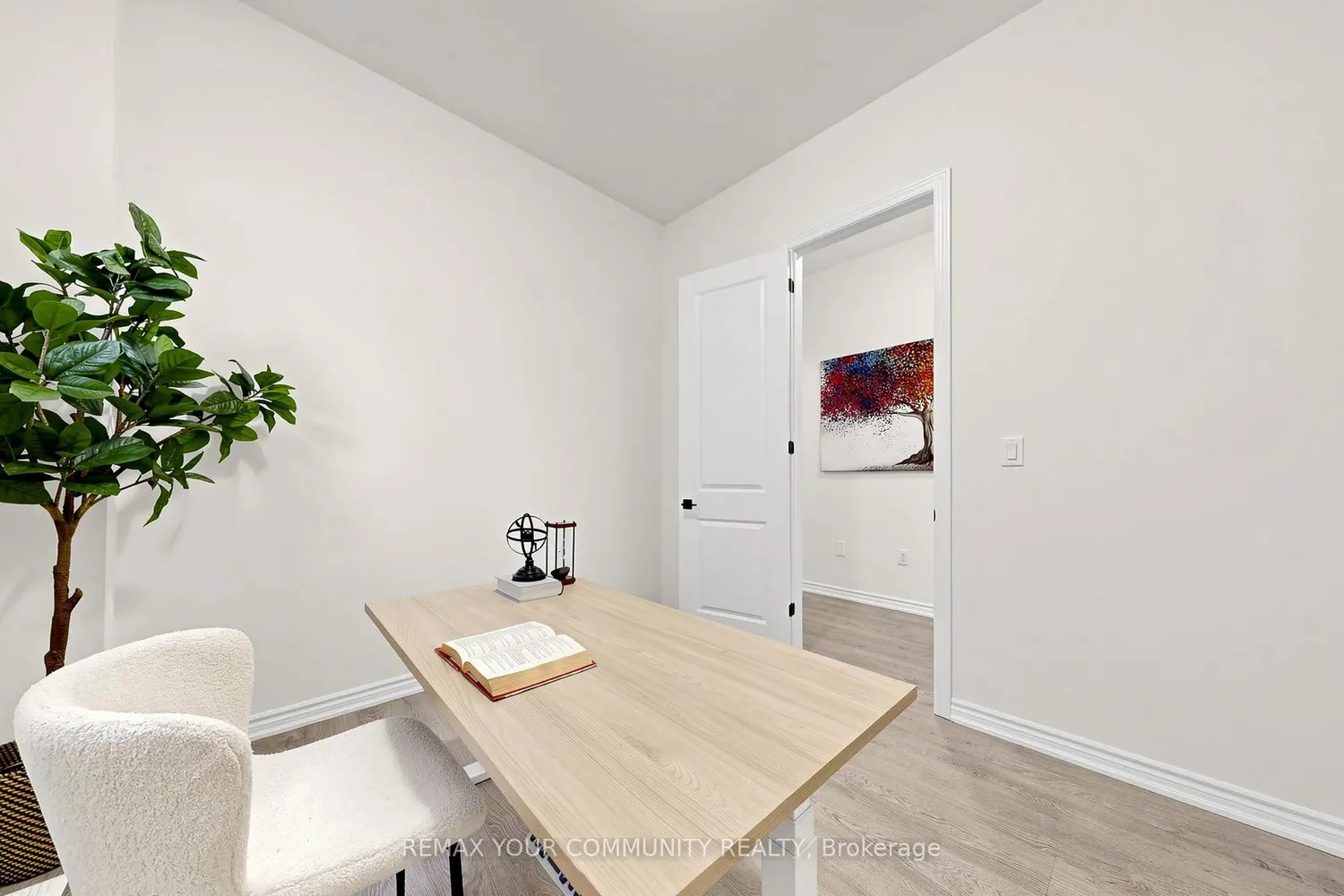 105 Halldorson Avenue photo 2