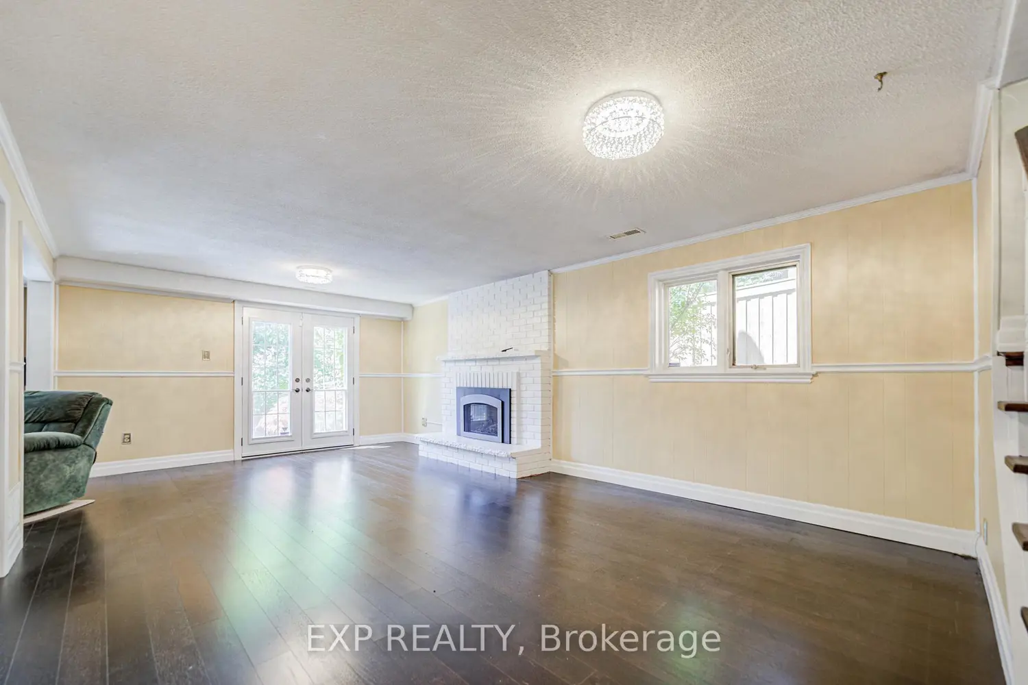 82 Derby Court photo 4