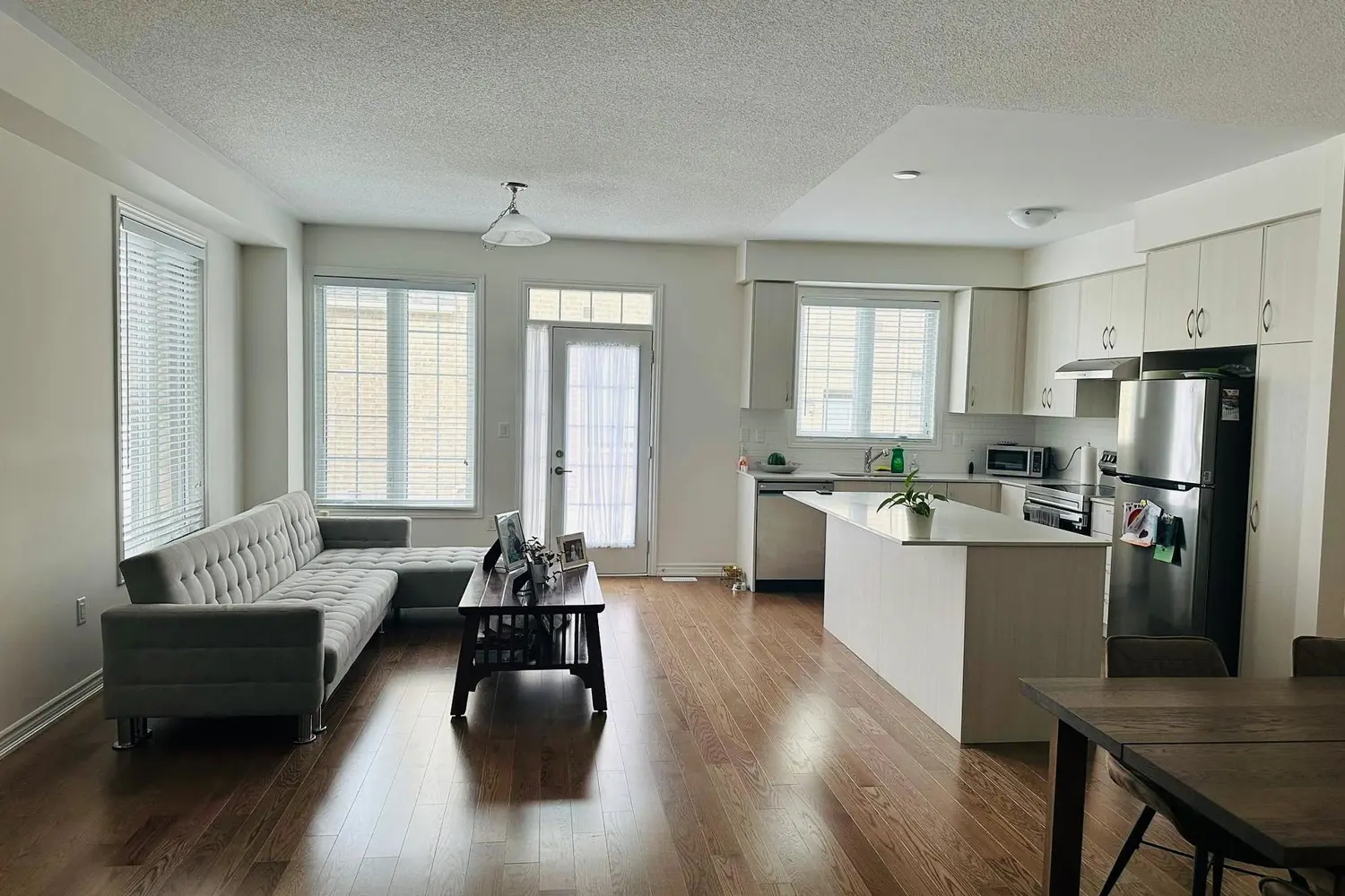441 Bergamot Avenue photo 3