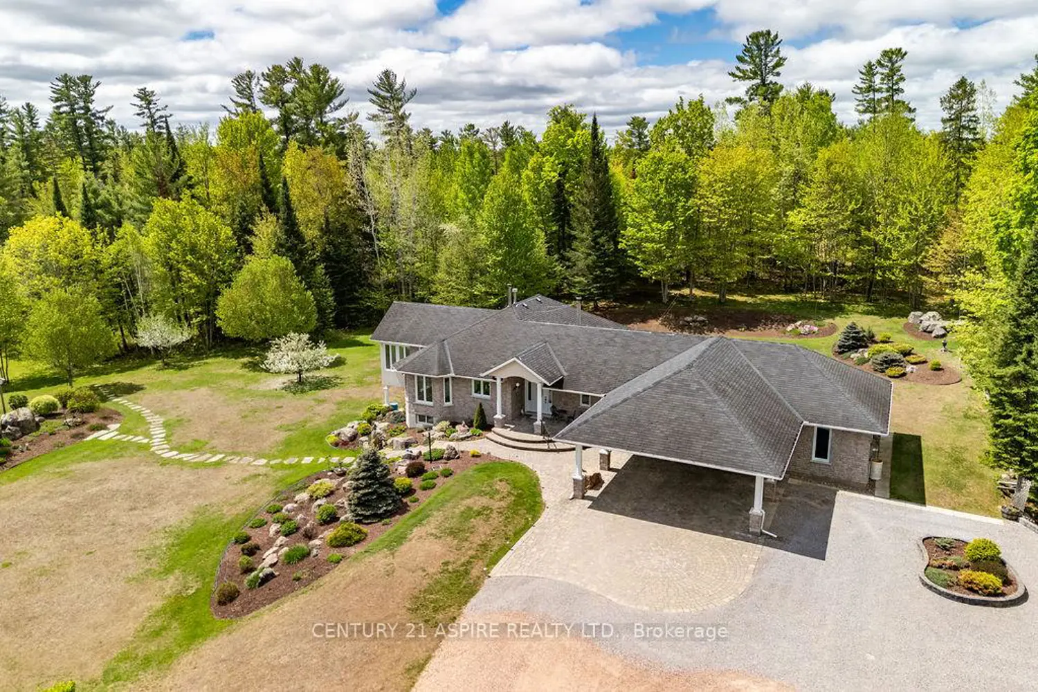 393 Portage Road photo 2