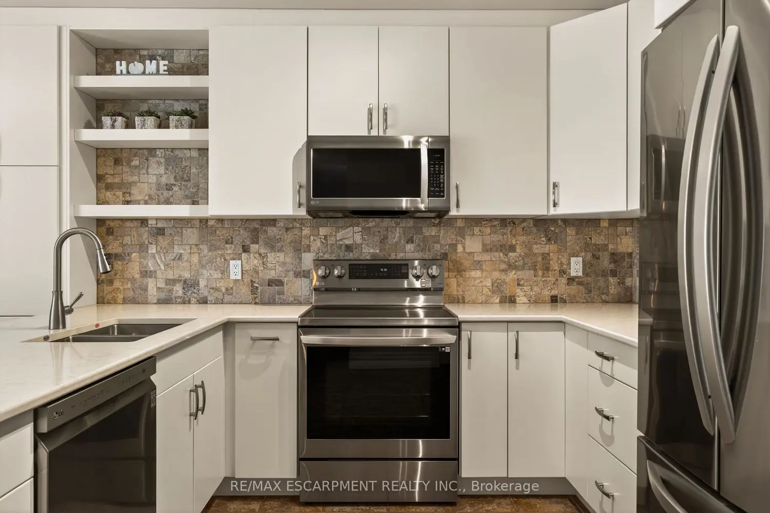 100 Beddoe Drive 20 photo 4