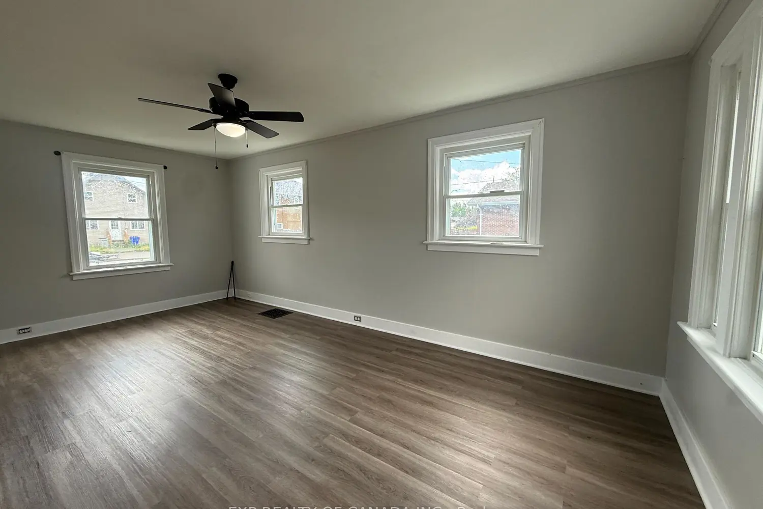 50 Cecil Avenue photo 5