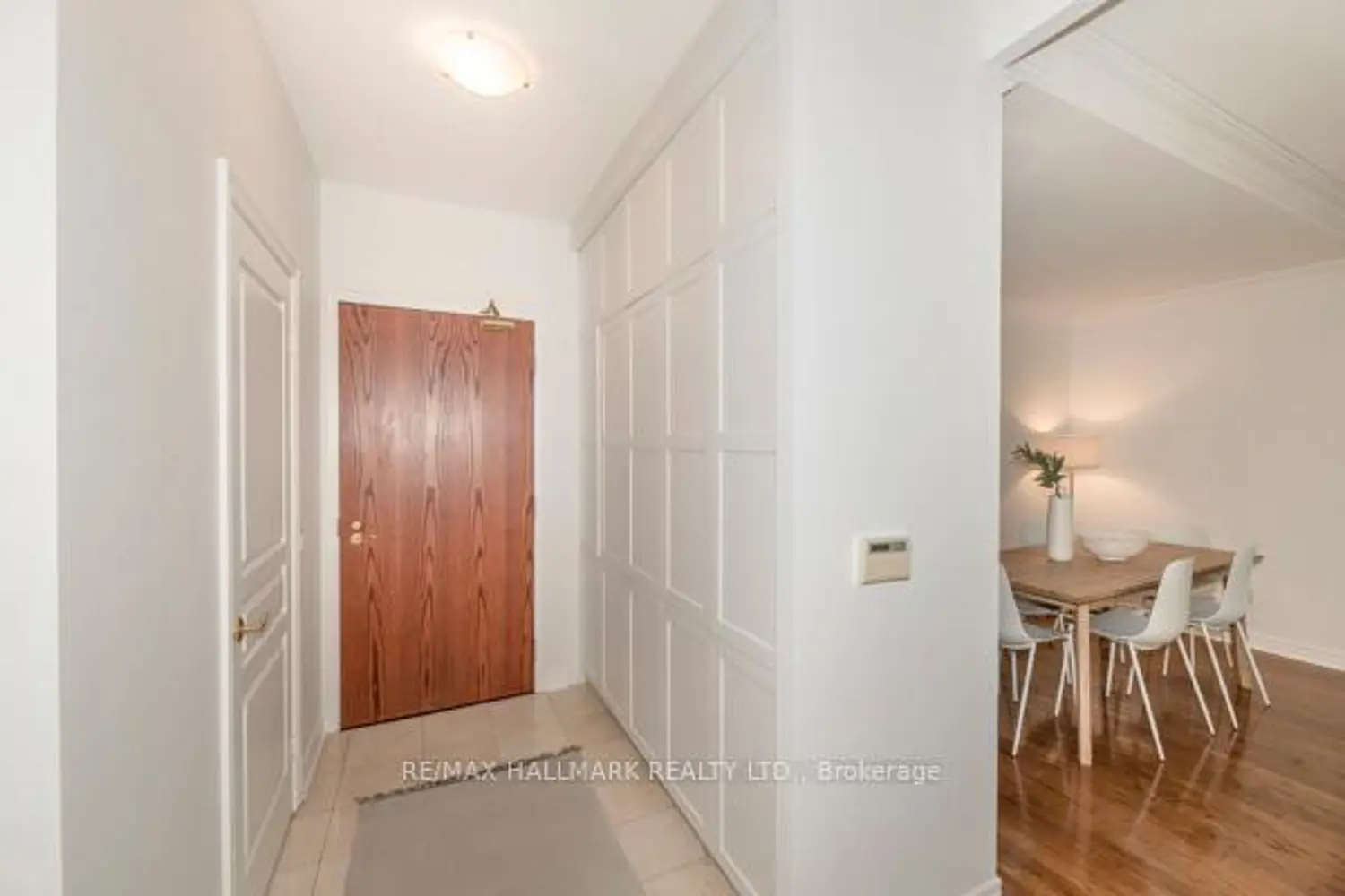 9 Boardwalk Drive 117 photo 3