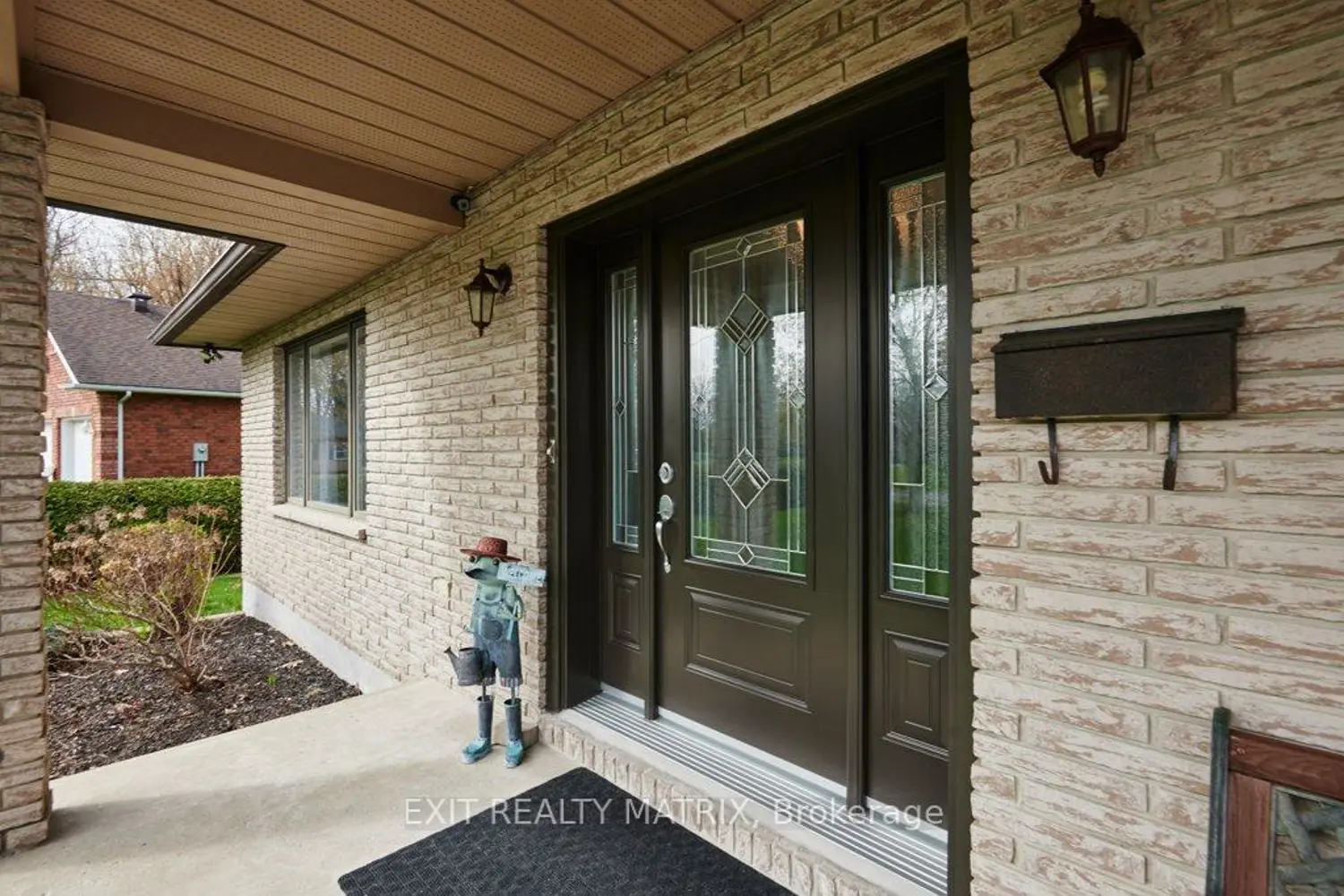 1340 Cuthbert Way photo 3