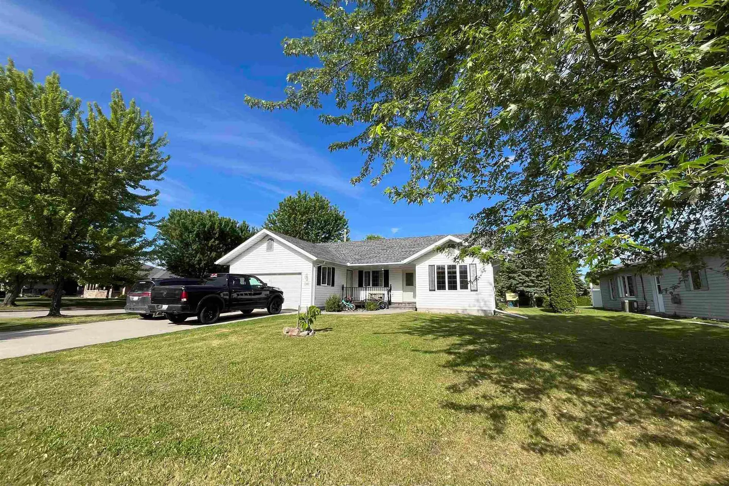 8 Maple Place