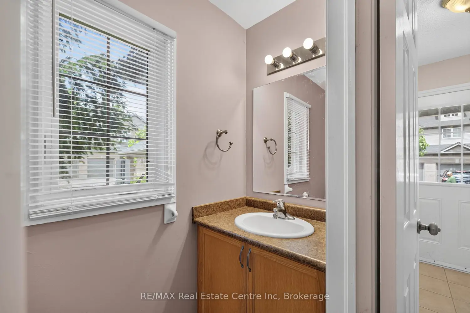 30 Vaughan Street 37 photo 3