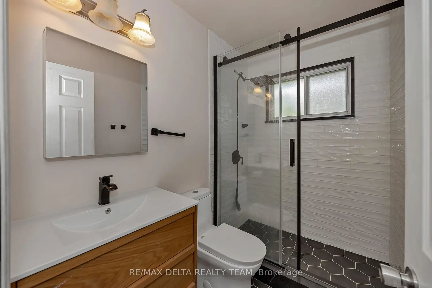 841 Balsam Drive photo 2