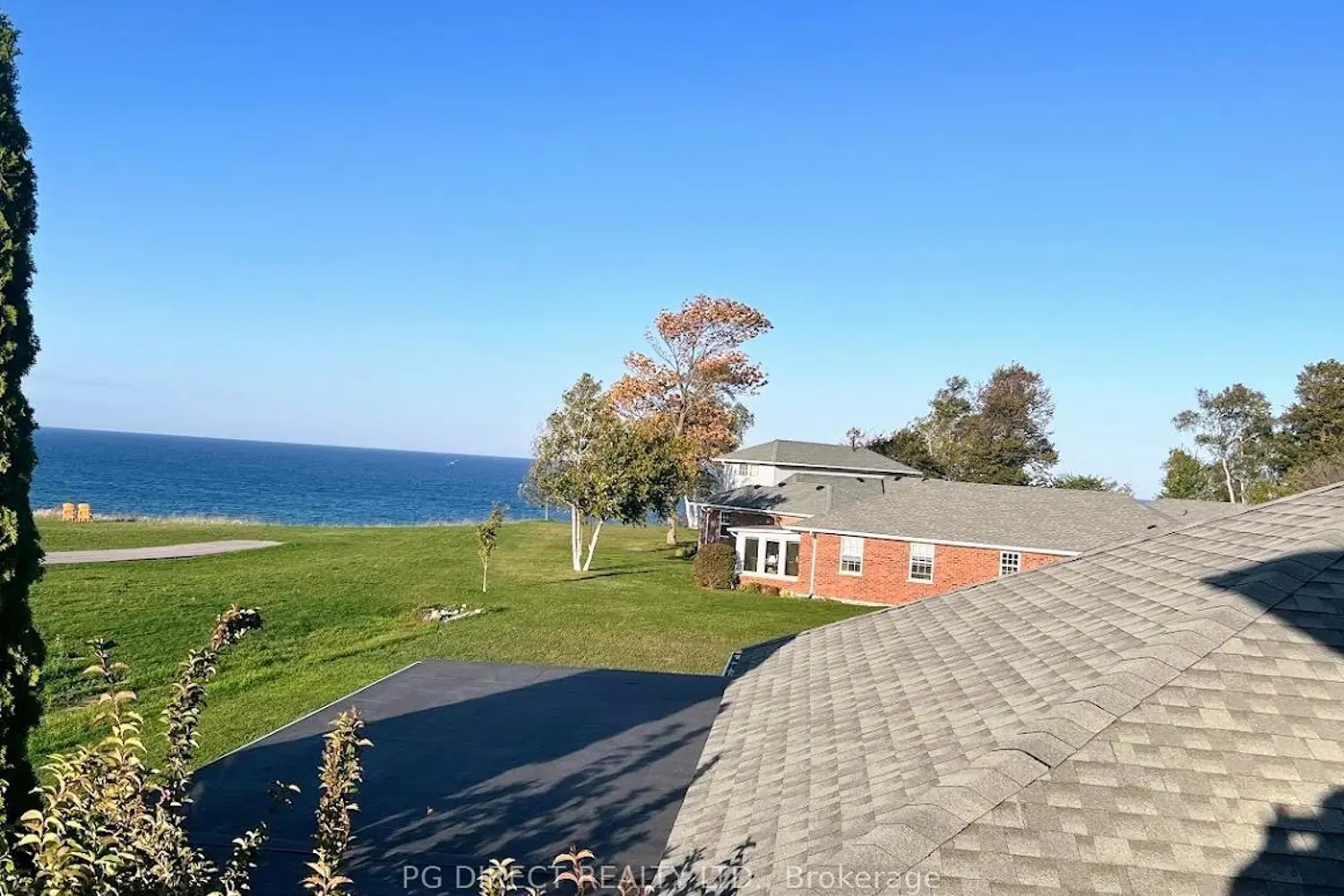 241 Bethune Crescent photo 4