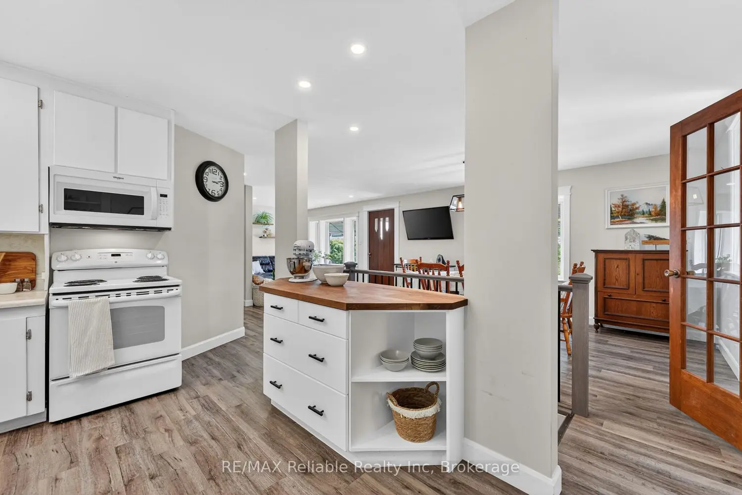 38104 Blyth Road photo 5