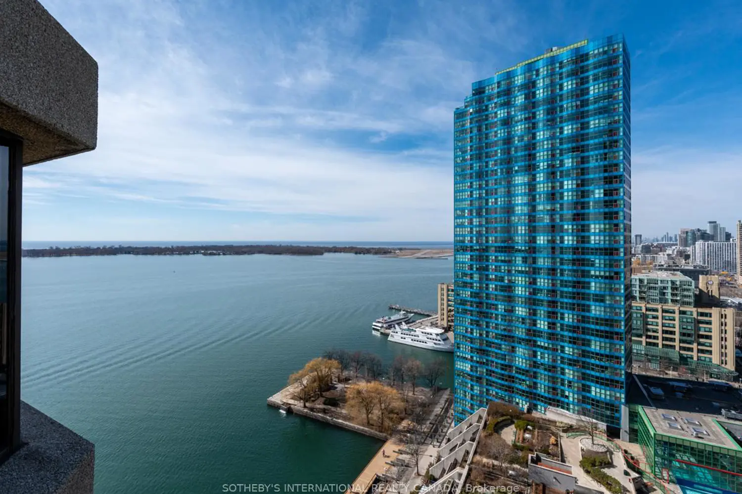 65 Harbour Square 2204