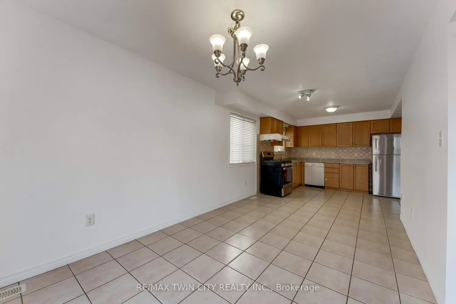 359 Highbrook Crescent photo 5
