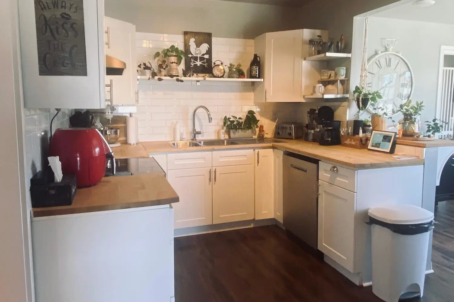 209 Mckenzie Avenue photo 3