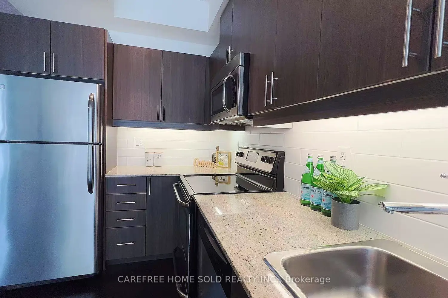17 Kenaston Gardens 412 photo 5
