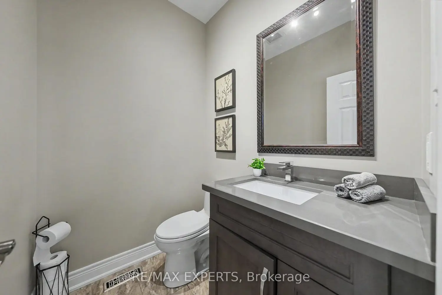 2 Ironhorse Crescent photo 4
