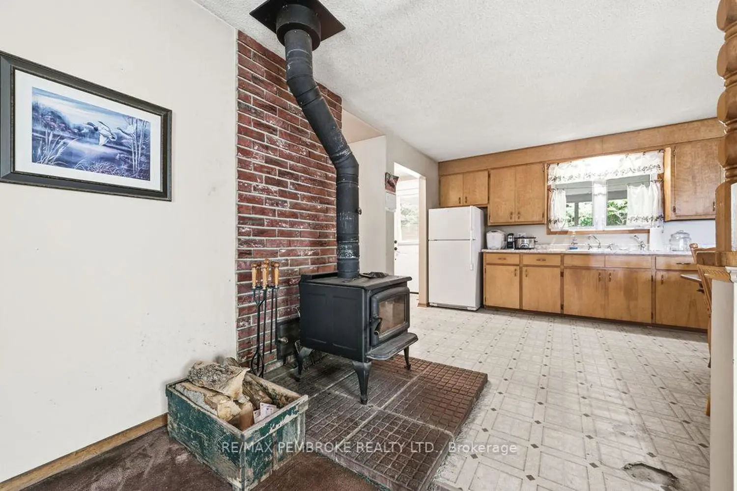 126 Hilltop Drive photo 2