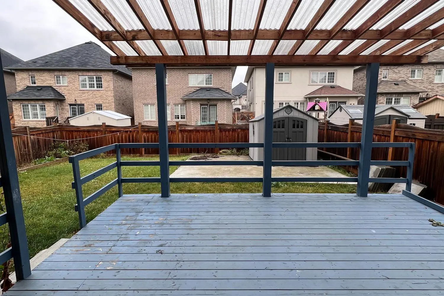 8 Arda Crescent photo 3