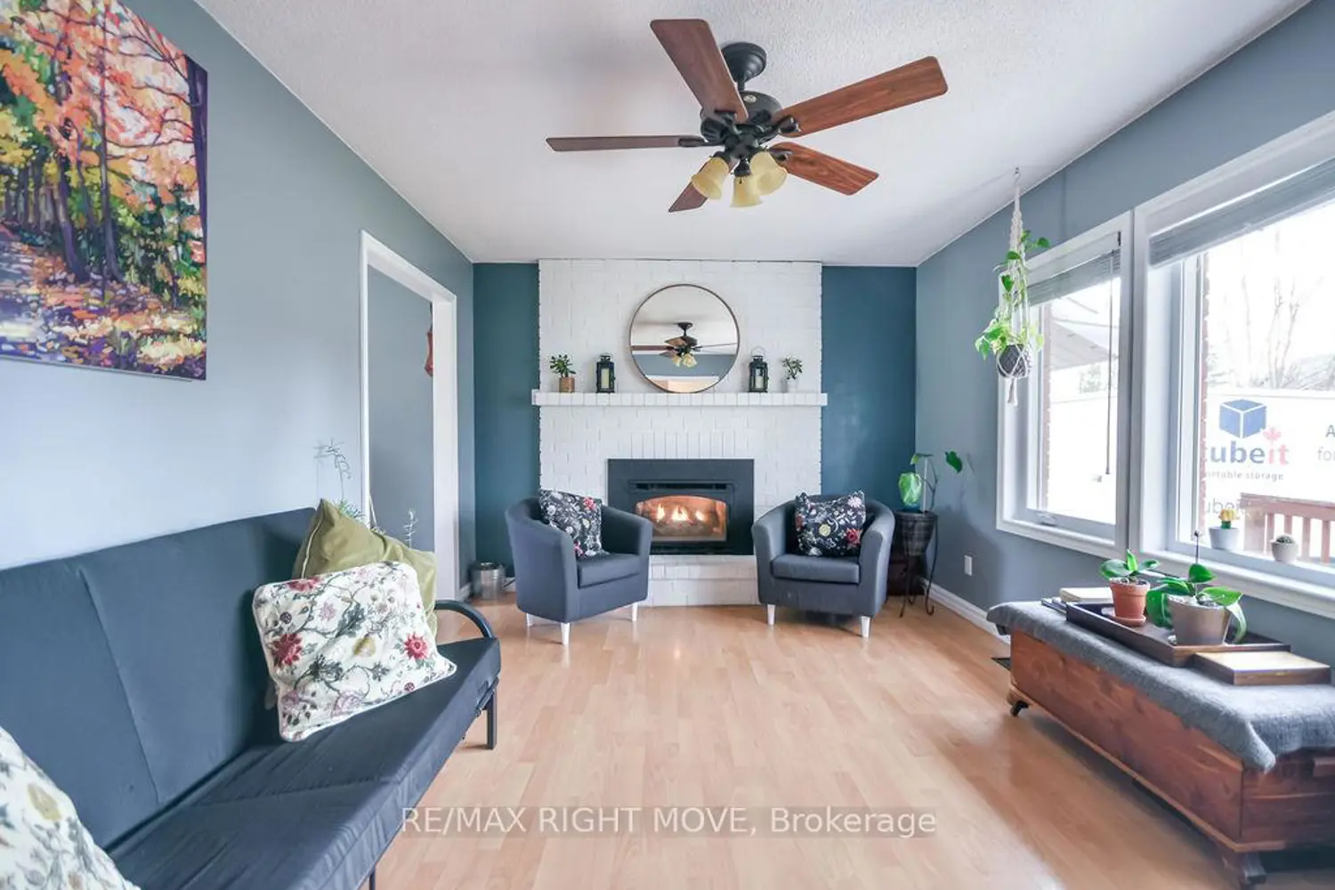 3811 Leo Crescent photo 3