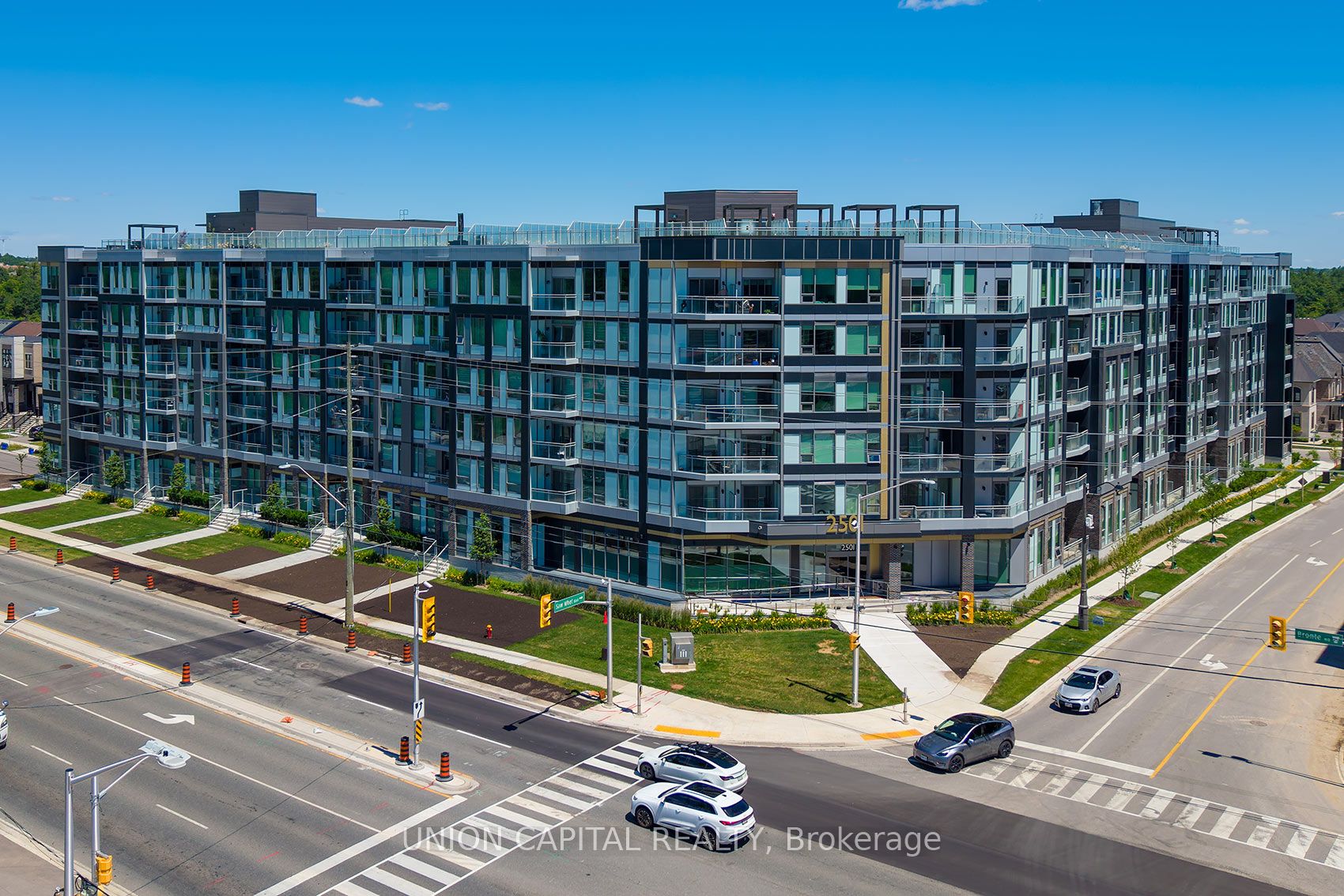 230-2501 Saw Whet Boulevard, Oakville, ON, L6M 5N2