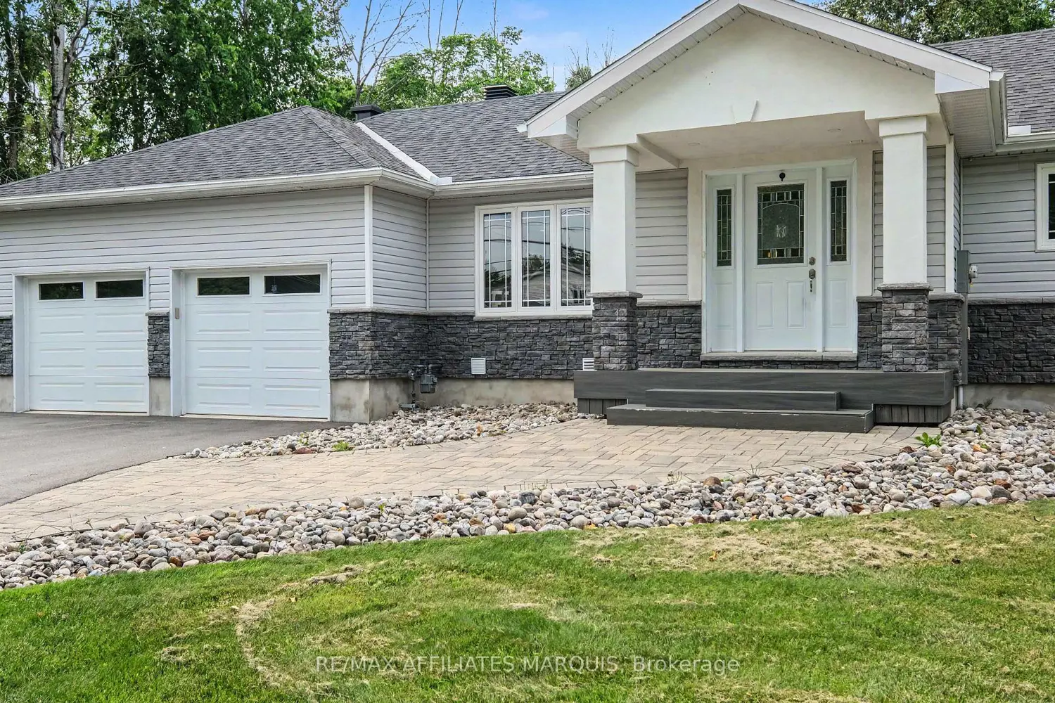97 Golf Club Road photo 2