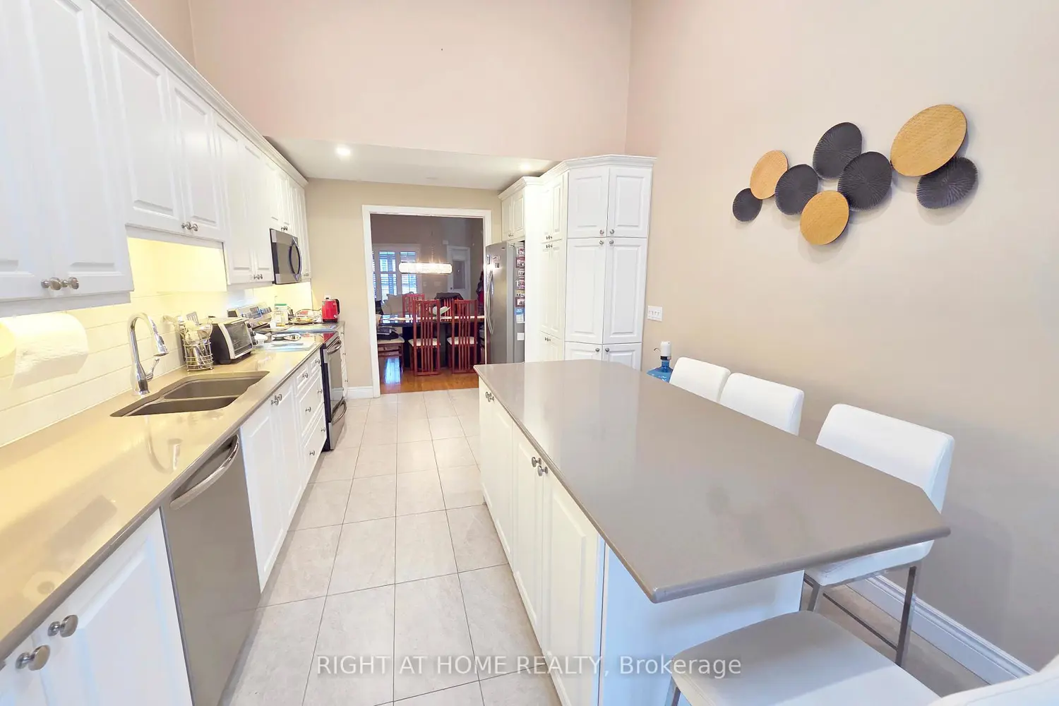 174 Riverwalk Place photo 4