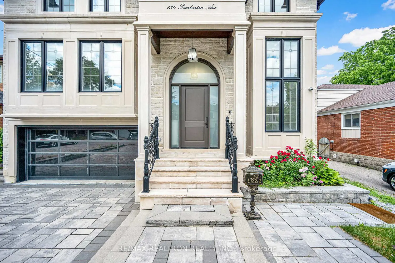 130 Pemberton Avenue photo 2