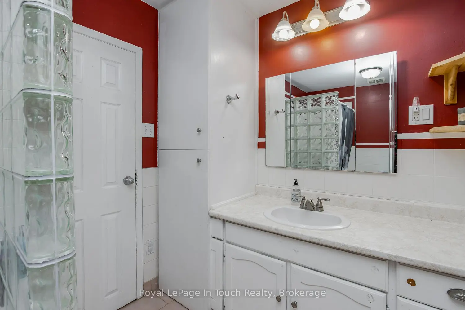 477 Murray Road photo 5