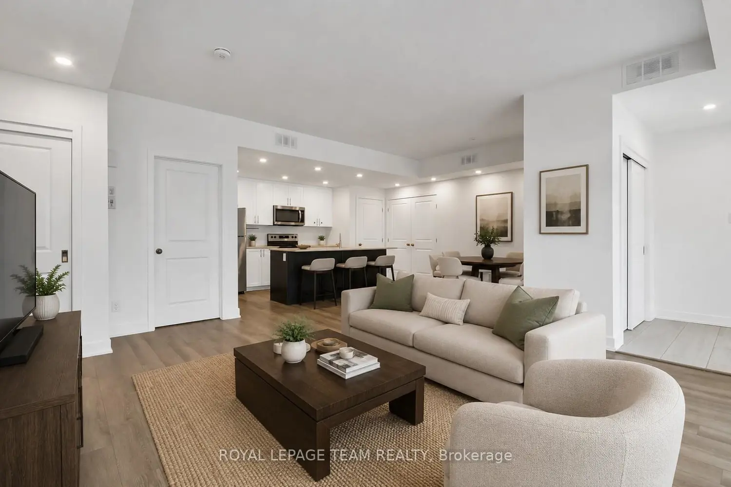 320 Tulum Crescent F photo 5