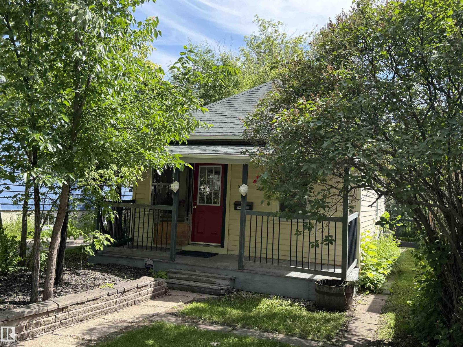 11427 125 Street NW, Edmonton, AB, T5M0N1