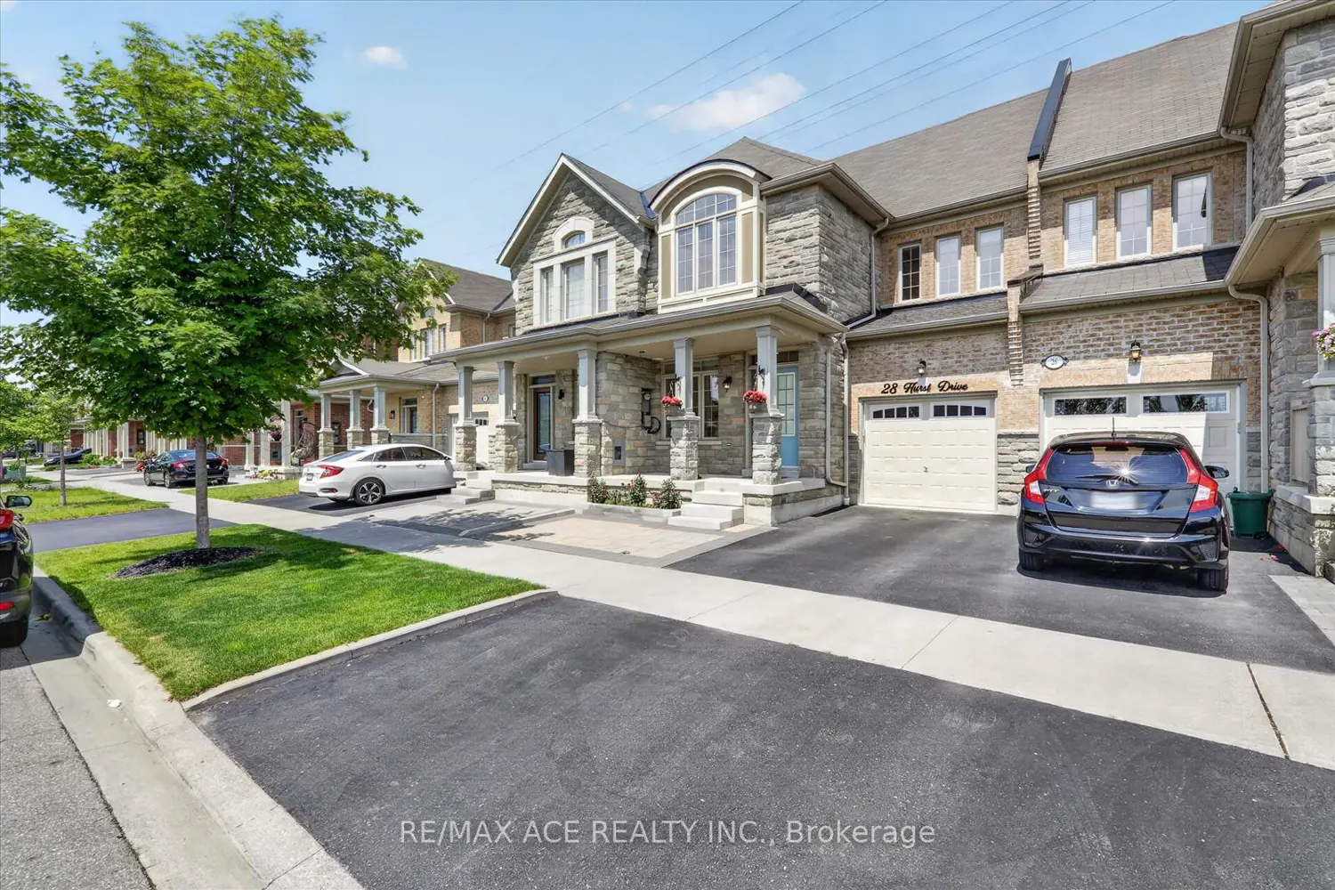 28 Hurst Drive photo 2
