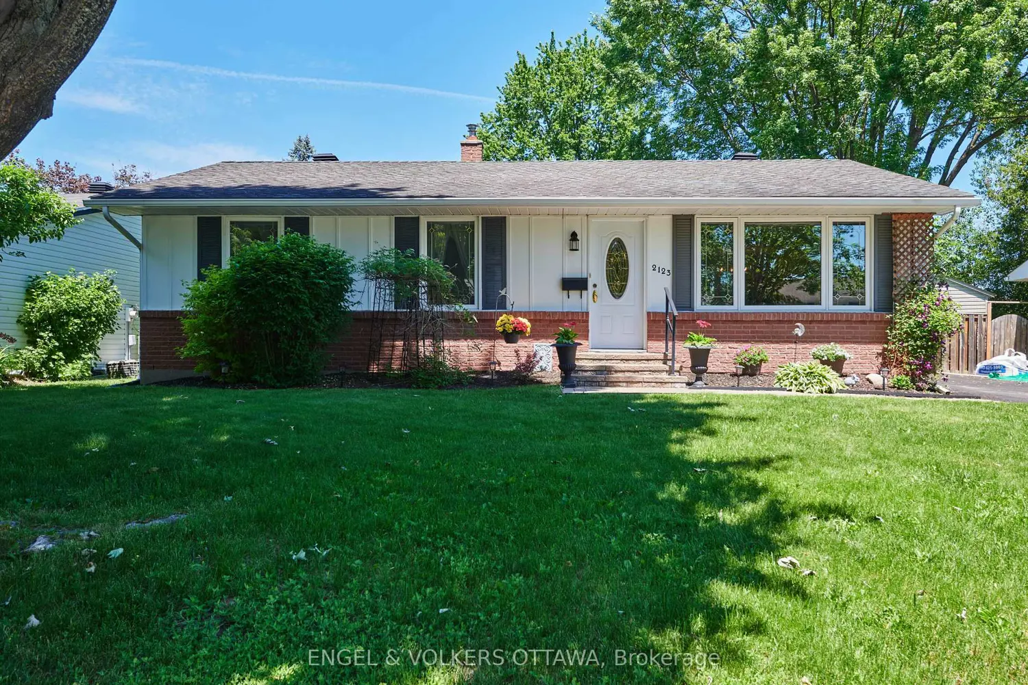 2123 Blue Jay Crescent