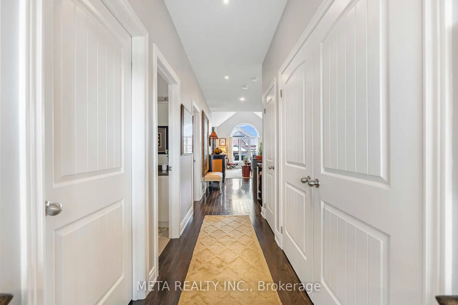 18 Hughes Street photo 3