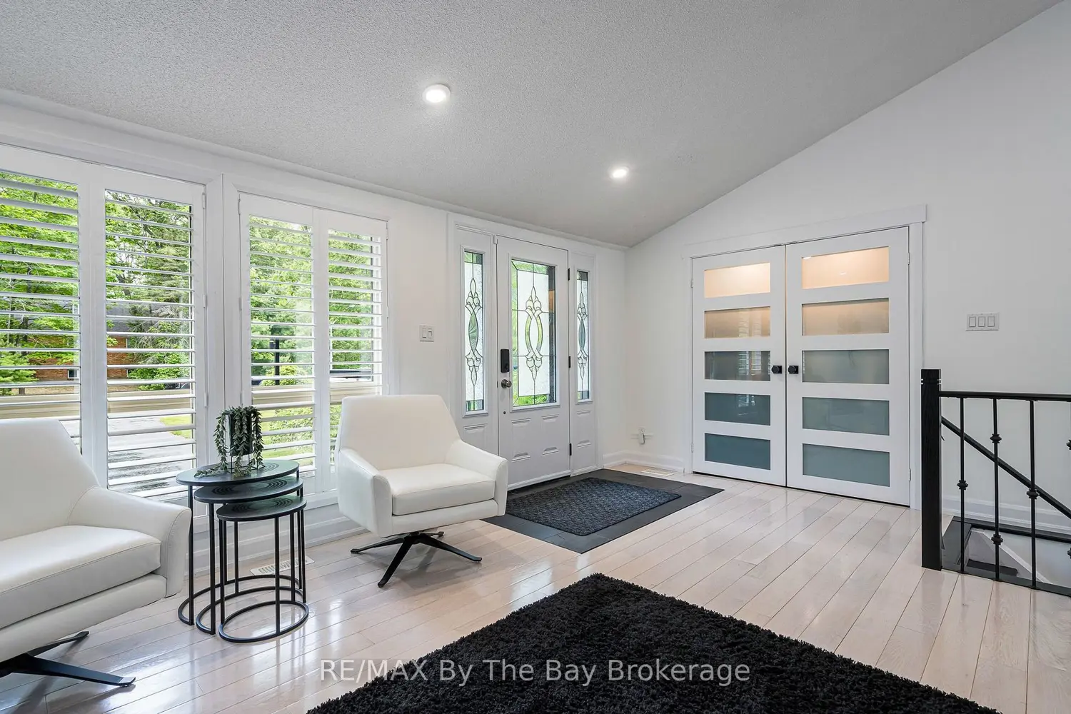 10 Birchwood Trail photo 3