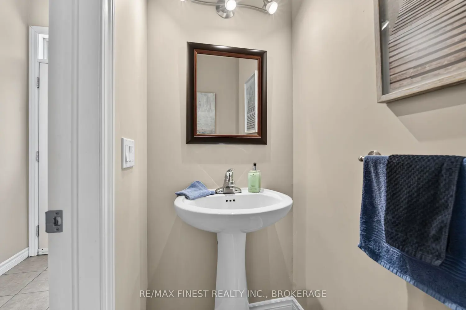 767 Newmarket Lane photo 4
