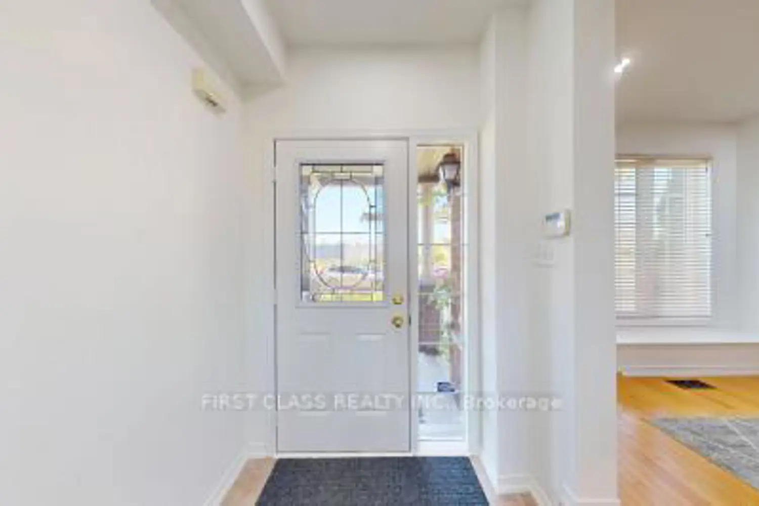 570 Hoover Park Drive photo 2