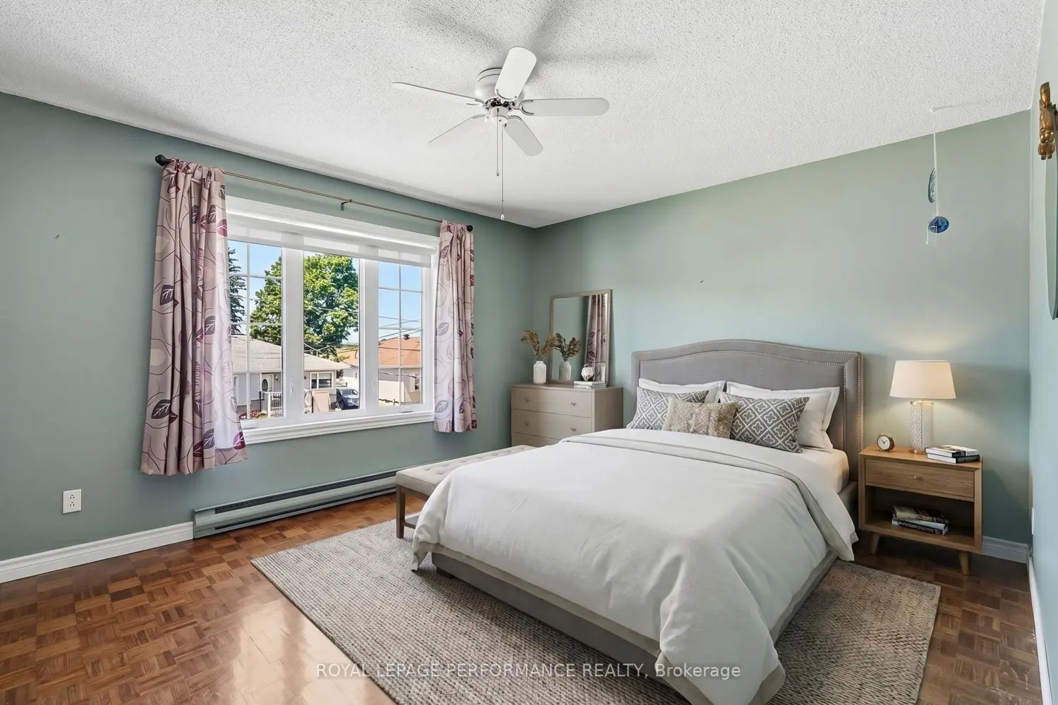 501 Champlain Street photo 5