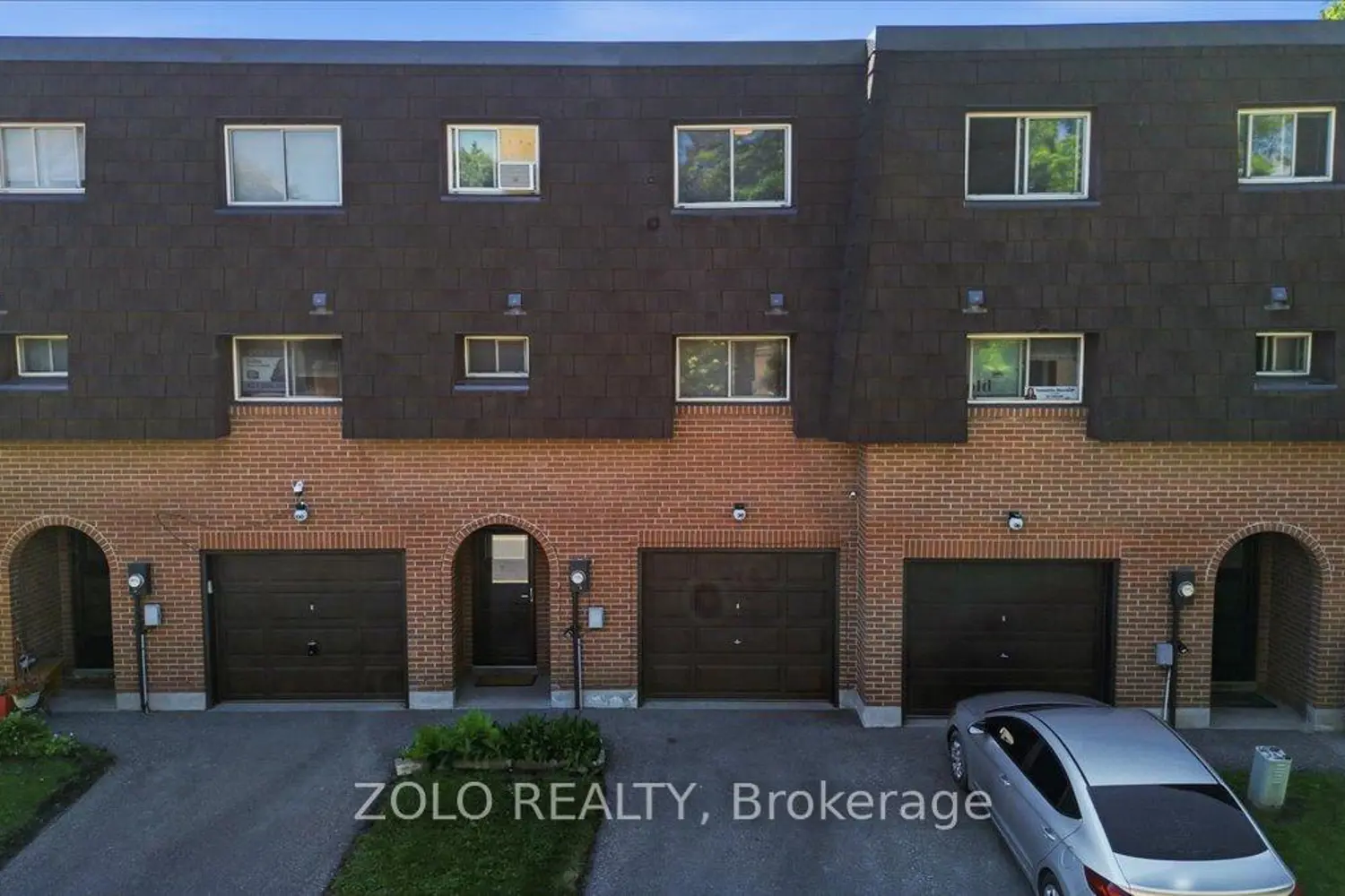 98 Darras Court