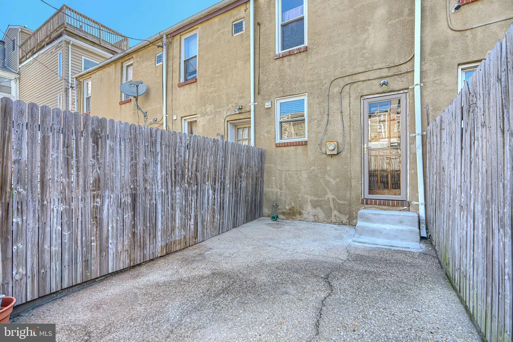 906 S Belnord Avenue, Baltimore, MD 21224